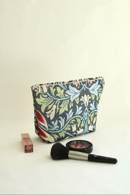 Iso meikkipussi kukkakuvio