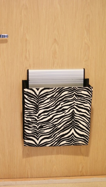 UUTUUS! Postibox Cebra kuosilla