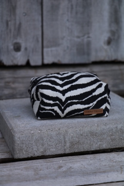 Pieni meikkipussi nahkamerkillä ALE!