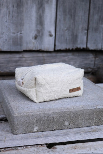 Pieni meikkipussi nahkamerkillä ALE!